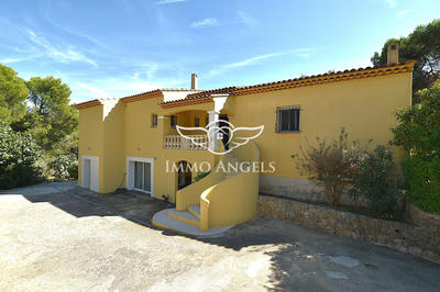 Villa - 206 m² - 9 pièces
