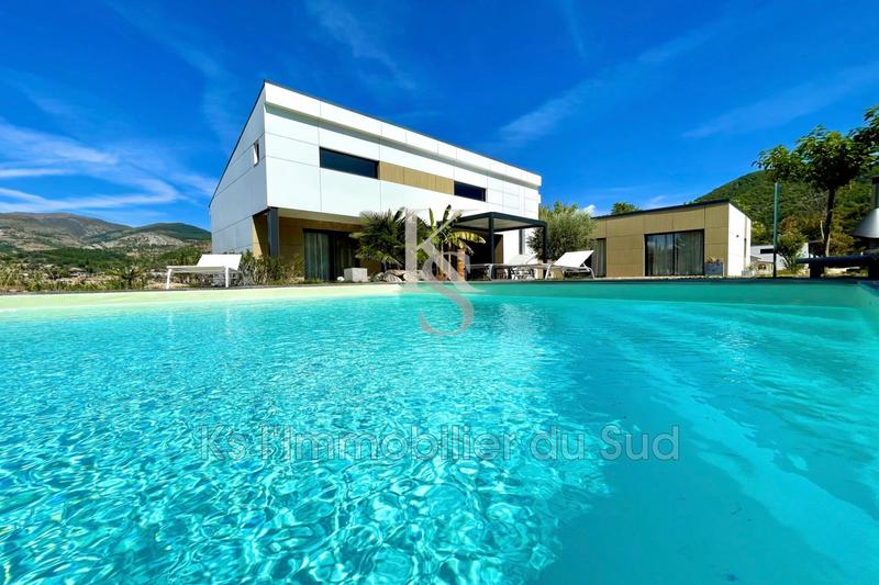 Villa - 280 m² - 6 pièces