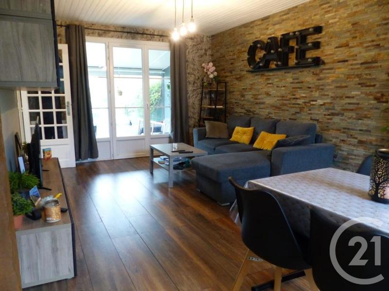 Maison - 97 m² - 5 pièces