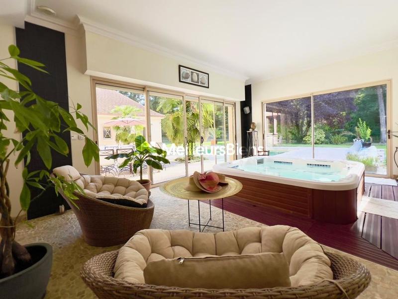 Villa - 475 m² - 10 pièces