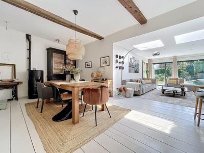 Maison - 184 m² - 8 pièces