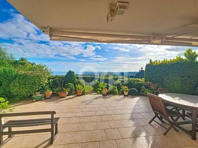 Appartement - 99 m² - 4 pièces