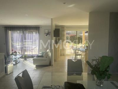 Villa - 140 m² - 5 pièces