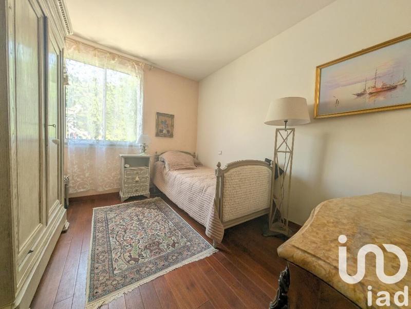 Maison - 300 m² - 12 pièces