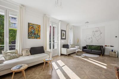 Maison - 247 m² - 8 pièces