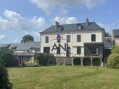 Maison - 311 m² - 8 pièces