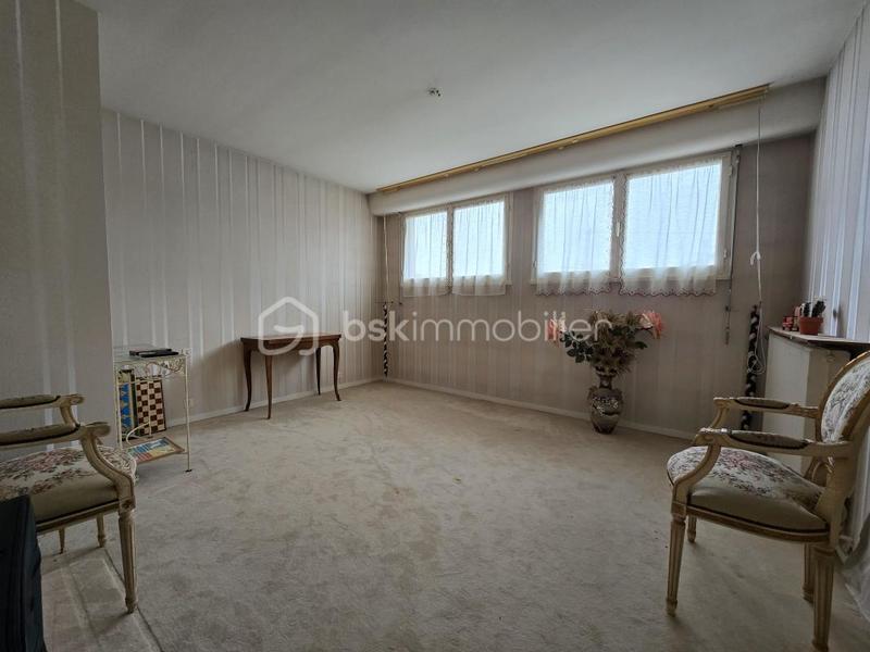 Maison - 210 m² - 7 pièces