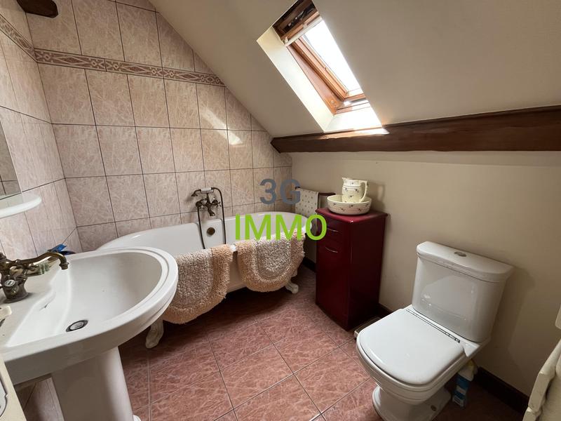 Maison - 255 m² - 9 pièces