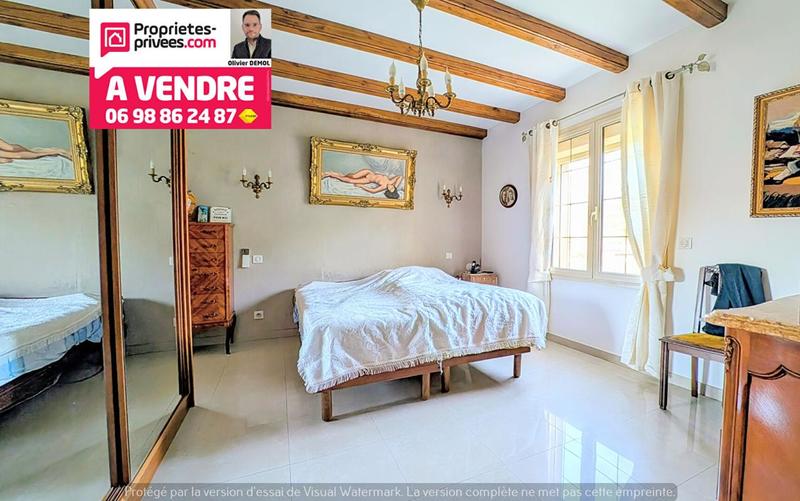 Maison - 220 m² - 8 pièces