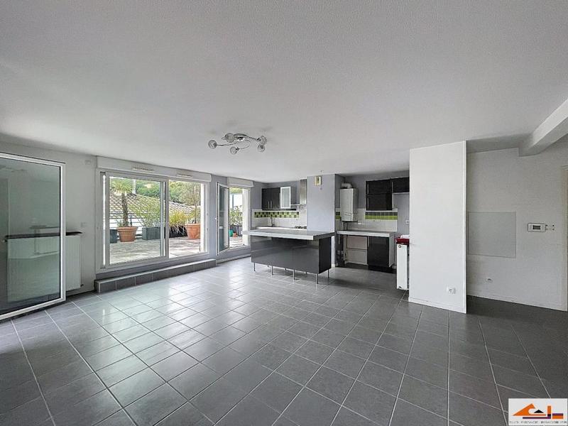 Appartement - 105 m² - 5 pièces