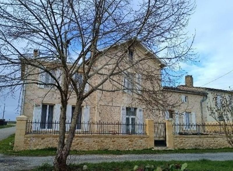 Maison - 224 m² - 7 pièces