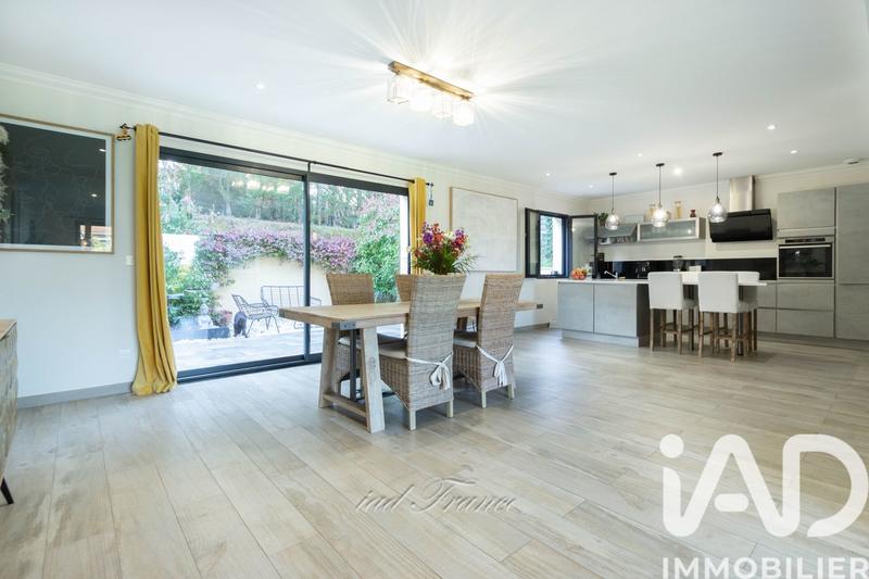 Maison - 134 m² - 5 pièces