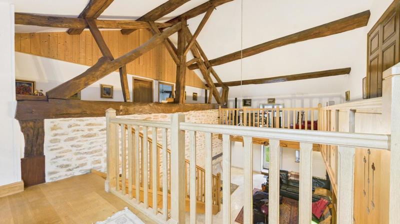 Demeure - 168 m² - 6 pièces