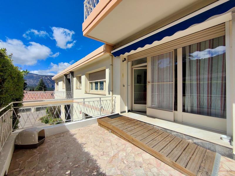 Appartement - 81 m² - 3 pièces