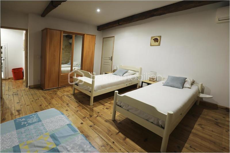 Corps de ferme - 220 m² - 6 pièces