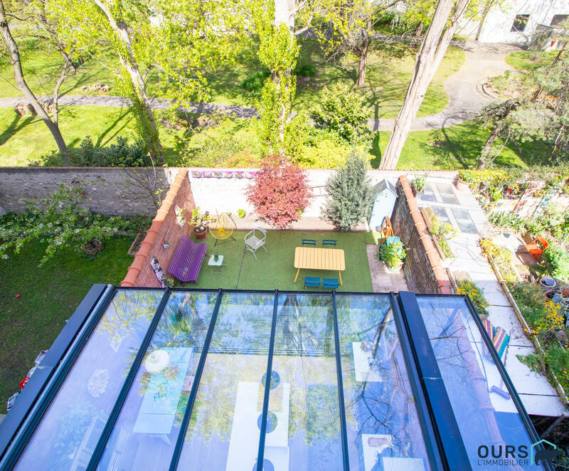 Maison - 214 m² - 8 pièces