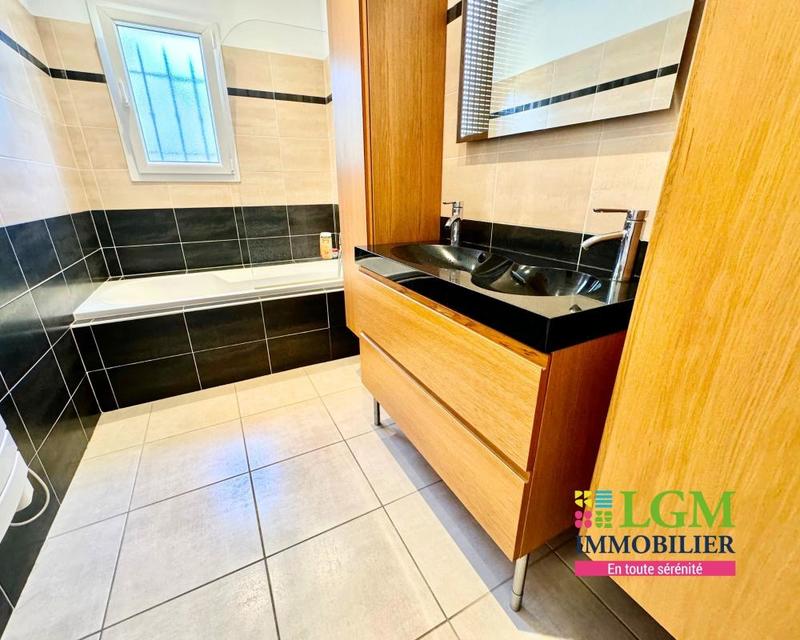 Villa - 206 m² - 6 pièces