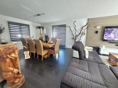 Maison - 250 m² - 9 pièces