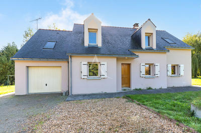 Maison - 126 m² - 8 pièces