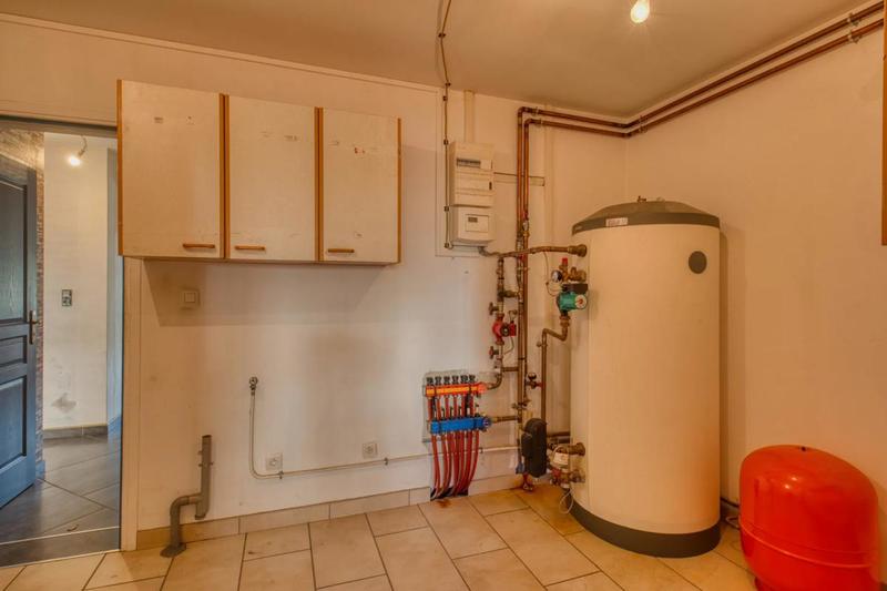 Maison - 270 m² - 9 pièces