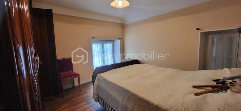 Maison de village - 200 m² - 9 pièces