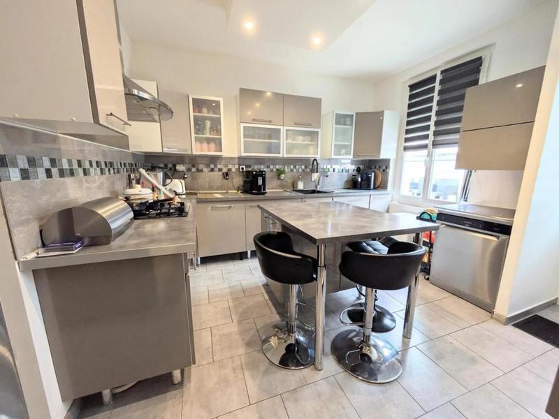 Maison - 120 m² - 7 pièces