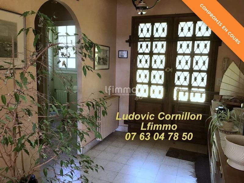 Maison - 207 m² - 11 pièces