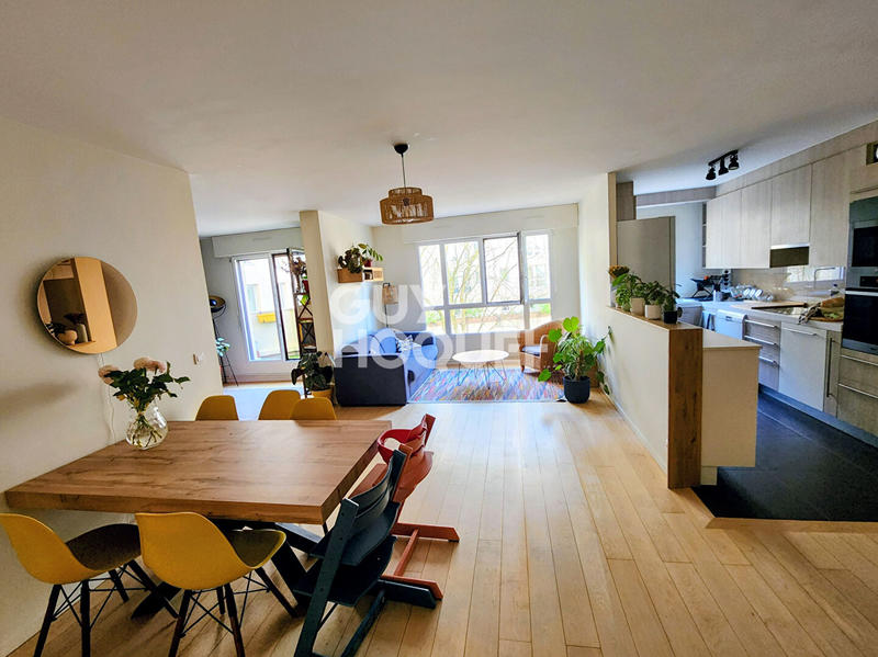 Appartement - 102 m² - 5 pièces