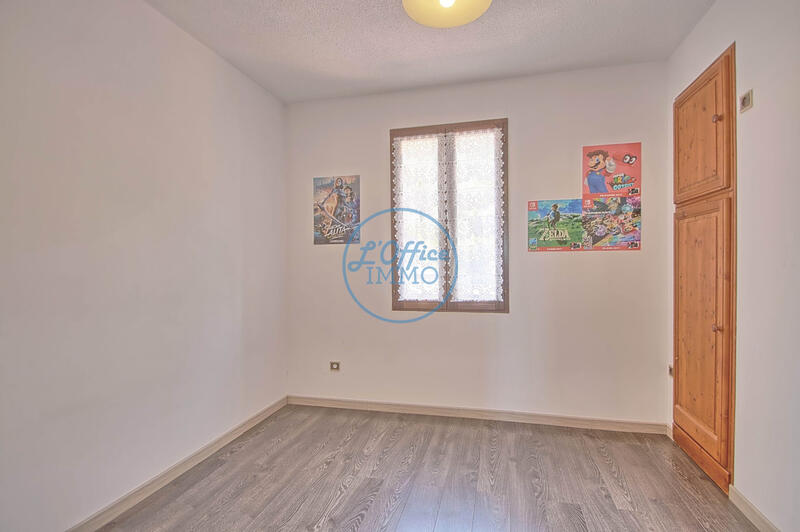 Maison - 92 m² - 5 pièces