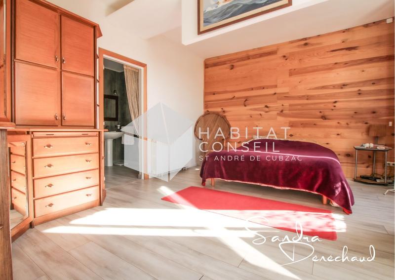 Maison - 283 m² - 9 pièces