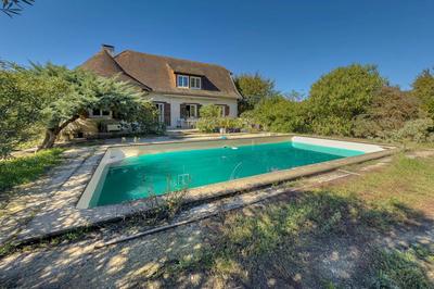 Maison - 210 m² - 6 pièces