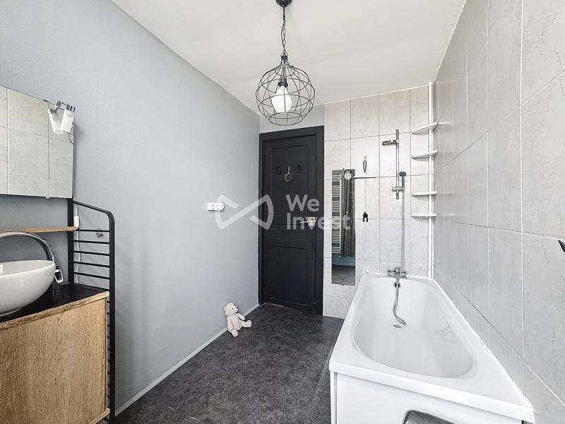 Maison - 370 m² - 7 pièces