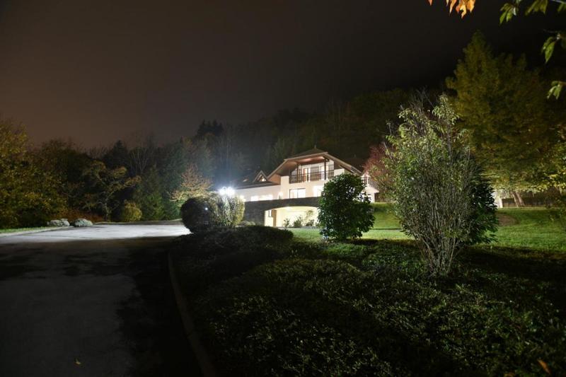 Maison d'architecte - 380 m² - 7 pièces