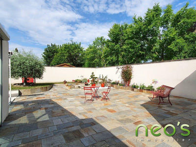 Villa - 216 m² - 9 pièces