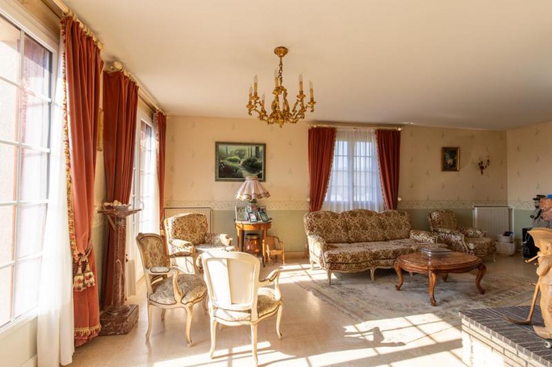 Maison - 308 m² - 10 pièces