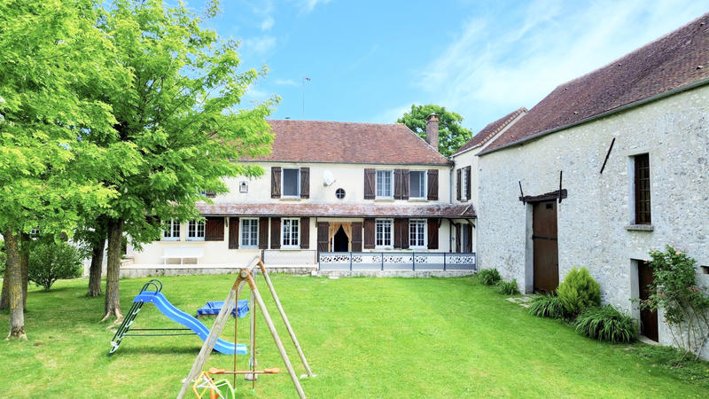 Maison - 195 m² - 7 pièces