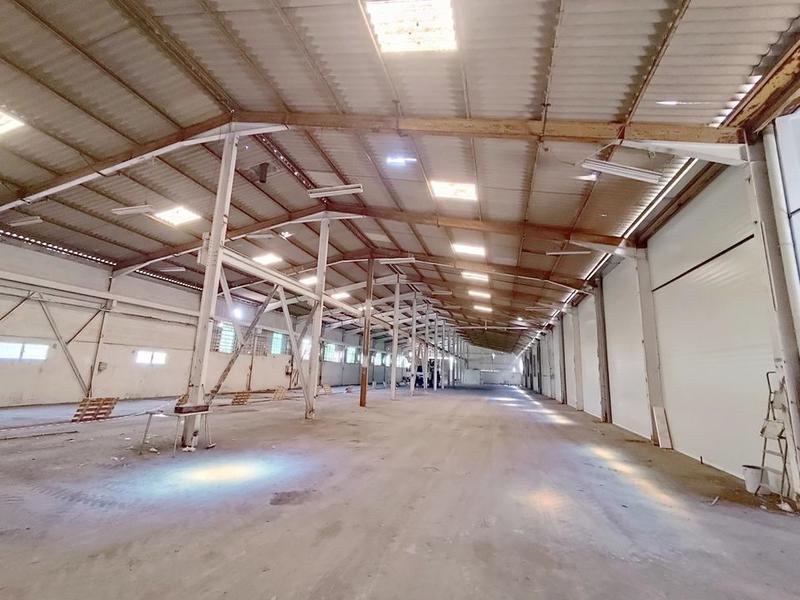 Local commercial - 4 860 m²