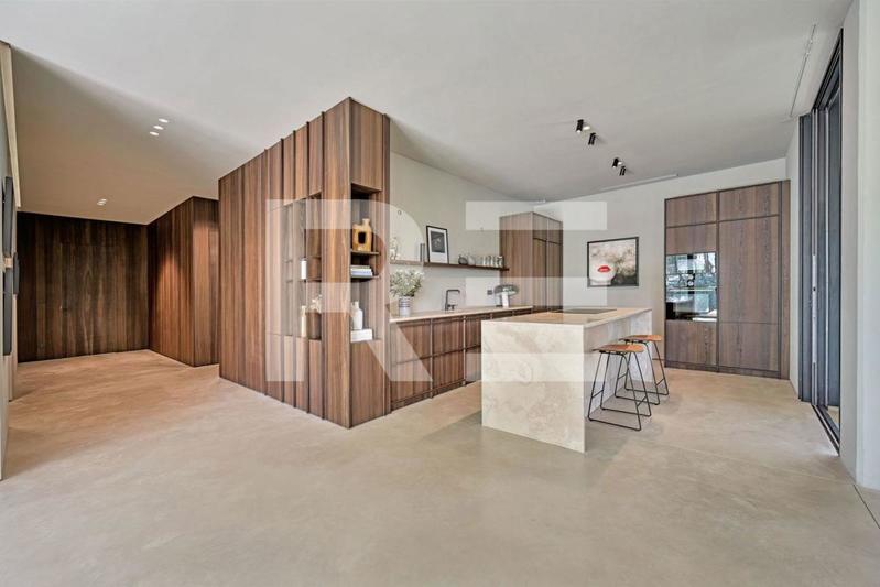 Villa - 240 m² - 6 pièces