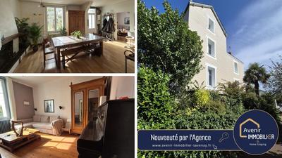 Maison - 249 m² - 12 pièces