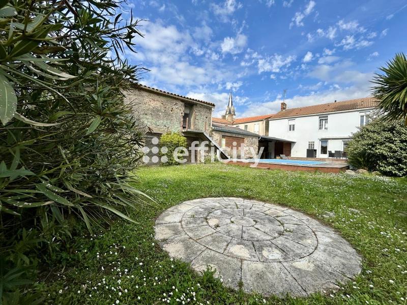 Maison - 167 m² - 6 pièces