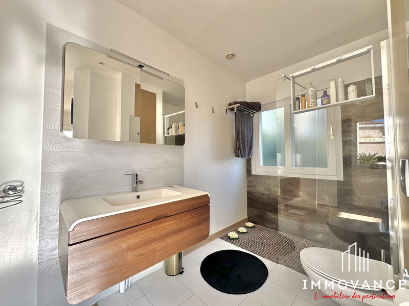 Villa - 200 m² - 8 pièces