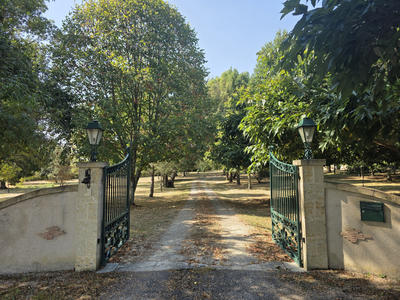 Maison - 280 m² - 10 pièces