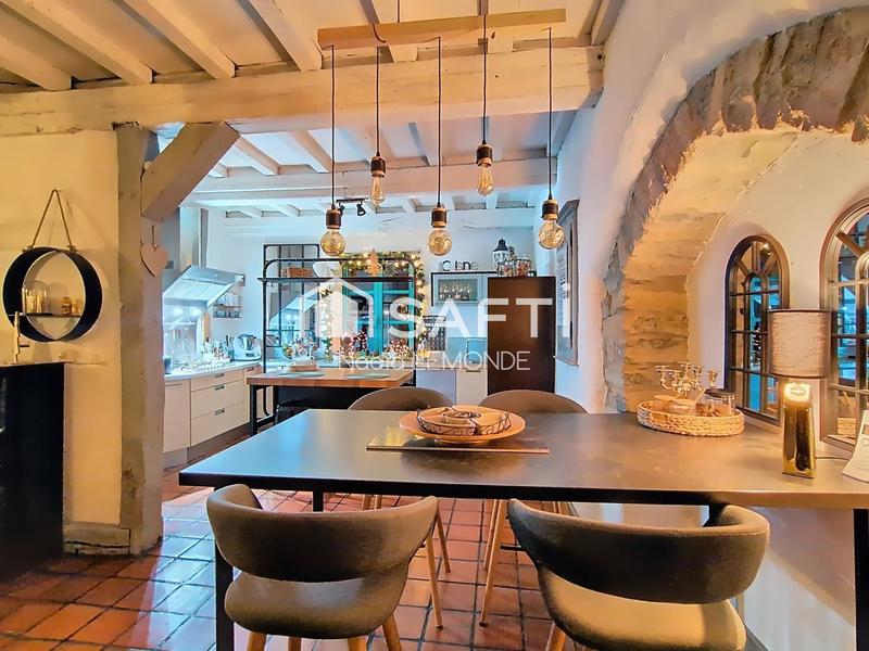 Maison - 240 m² - 6 pièces