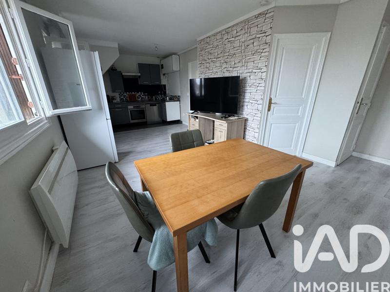 Maison - 210 m² - 9 pièces