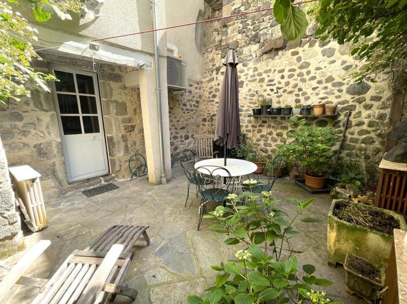 Maison - 204 m² - 5 pièces