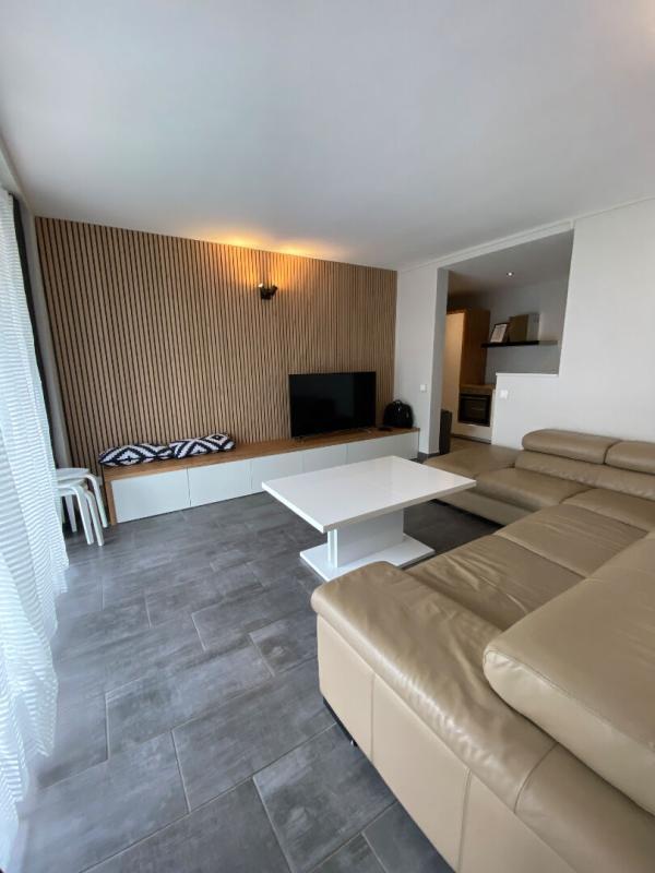 Appartement - 99 m² - 5 pièces