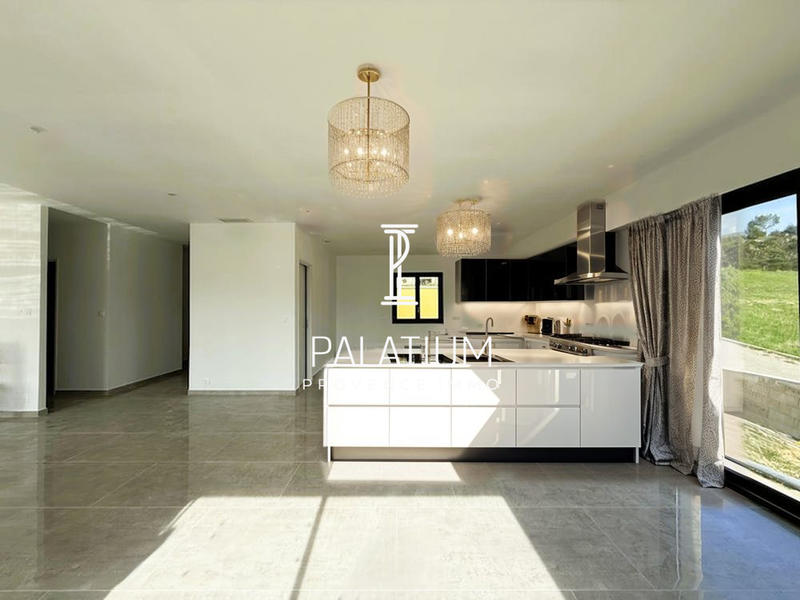 Maison - 140 m² - 7 pièces