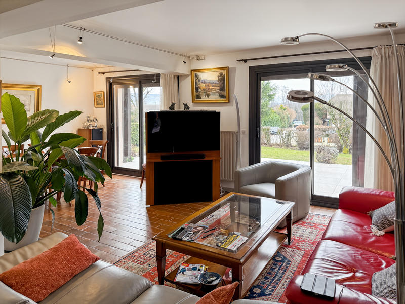 Maison - 243 m² - 9 pièces