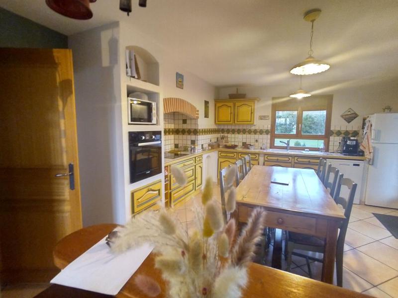 Maison - 200 m² - 7 pièces