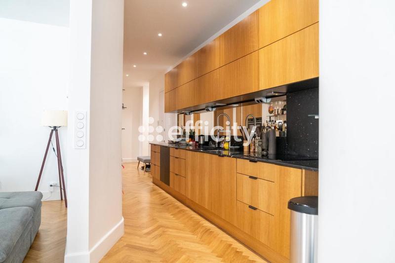 Appartement - 136 m² - 6 pièces